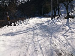 南牧村自然公園(冬期休館中)付近